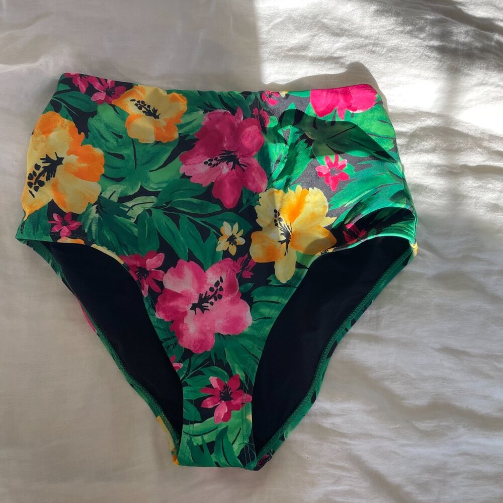 Old Navy Size 8 hawaiian print high waisted swimwear